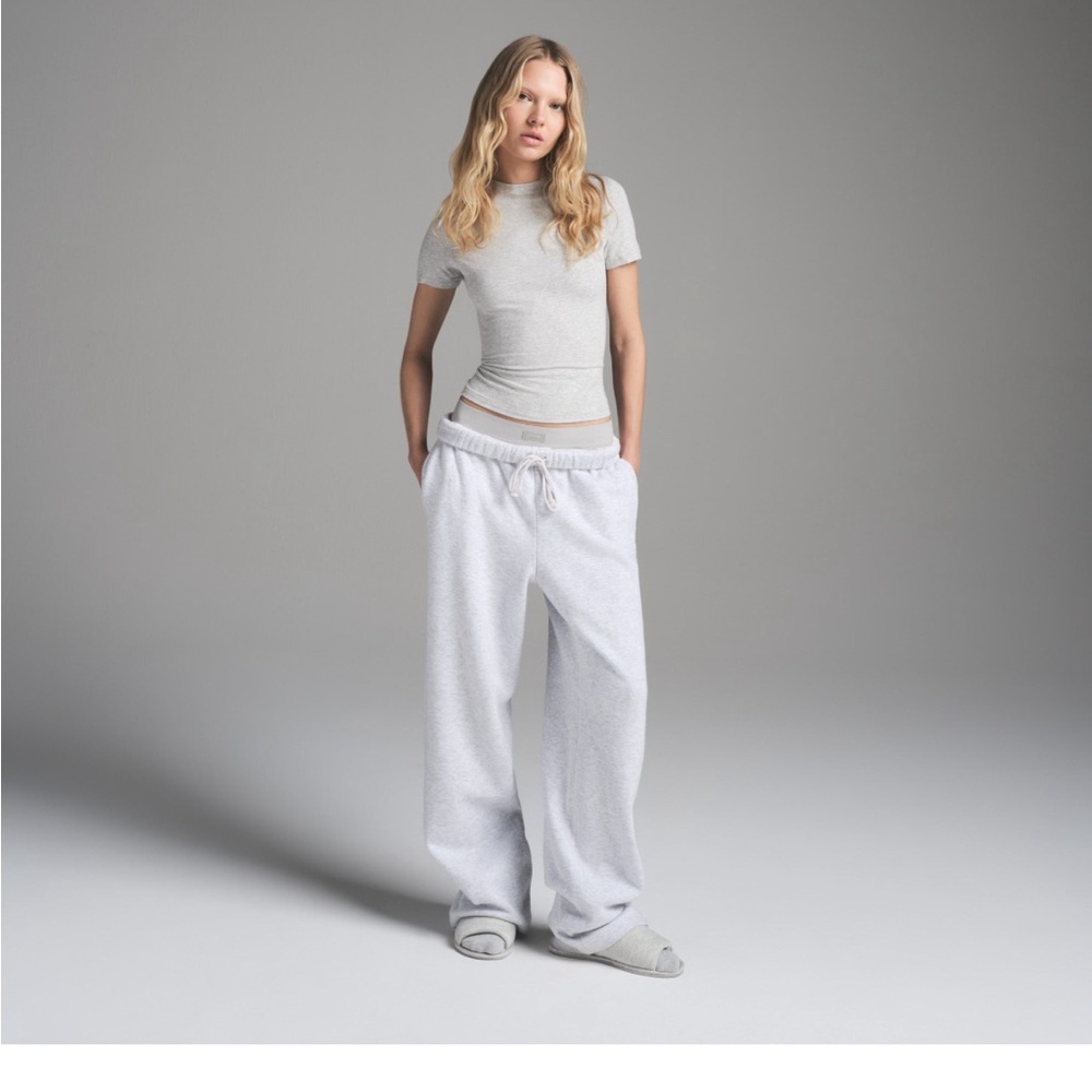NWT Skims CLASSIC STRAIGHT LEG PANT